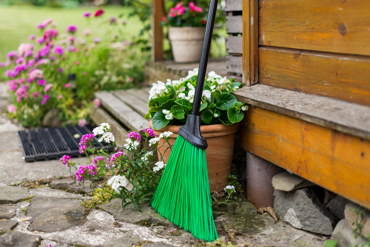 gardeco-pet-broom